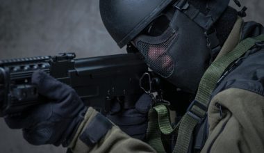 Cum alegi între un AEG și un GBB în airsoft?