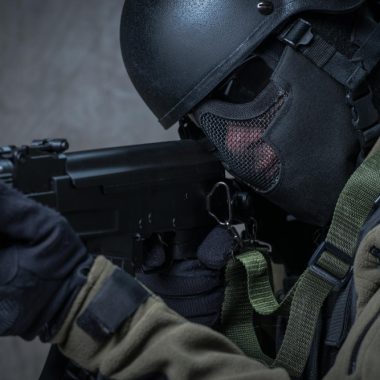 Cum alegi între un AEG și un GBB în airsoft?