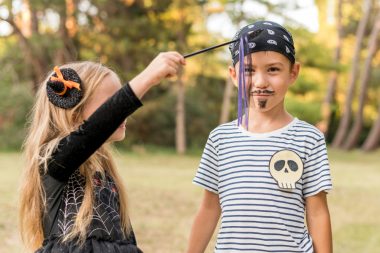 Ce tip de topogan se potrivește pentru petreceri tematice: pirați, junglă, spațiu