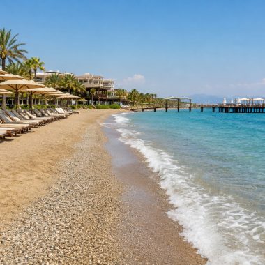 Ce tip de plajă găsești la resortul Xanadu din Belek - nisip sau pietriș?